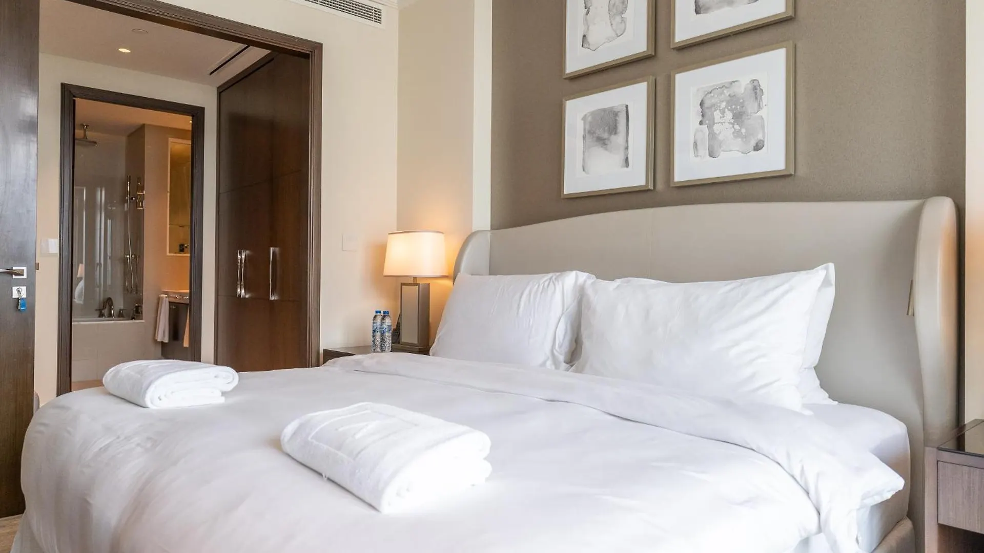 New Listing - Serviced Apartment & Top Amenities Dubai United Arab Emirates
