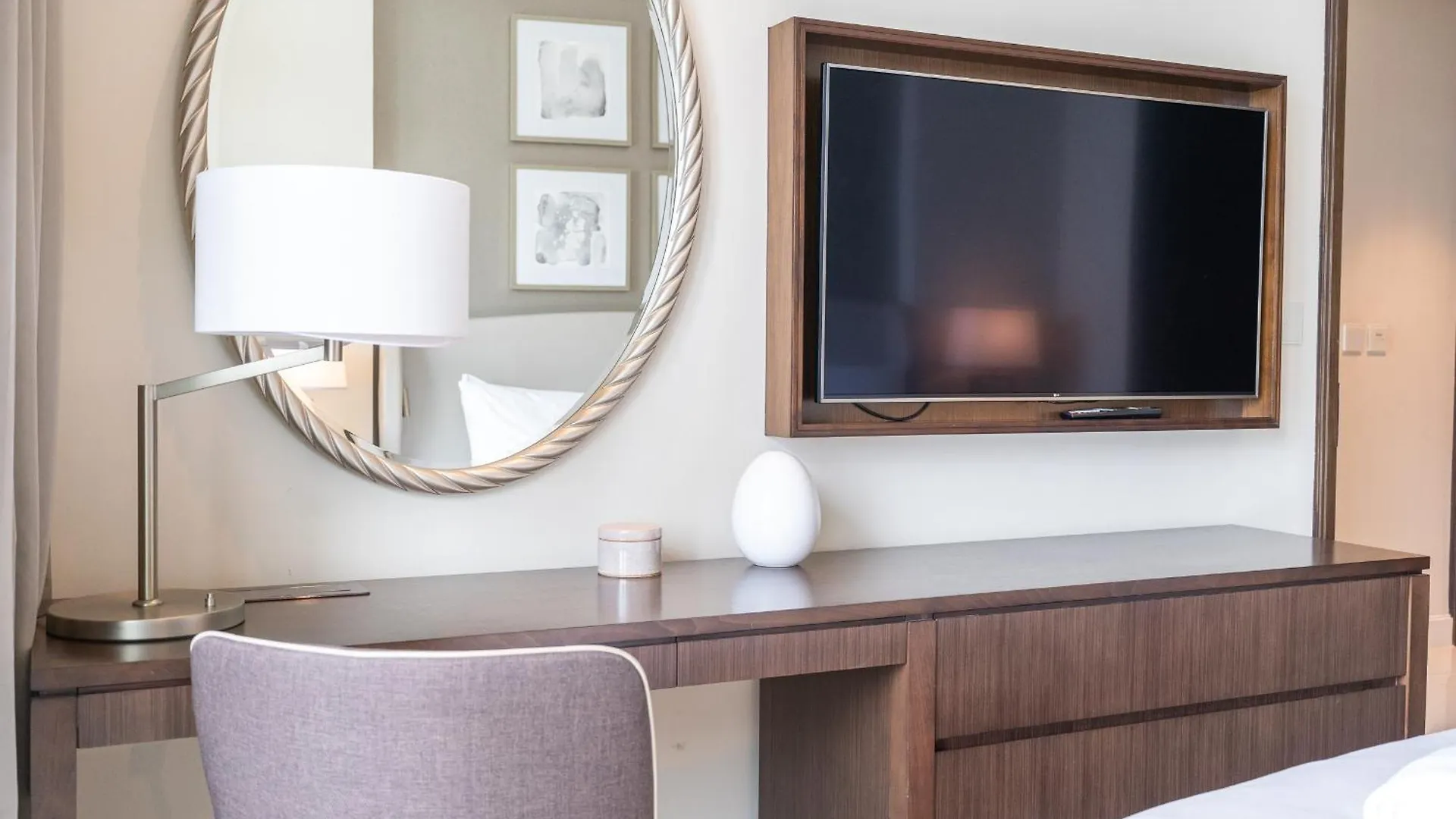 New Listing - Serviced Apartment & Top Amenities Dubai United Arab Emirates