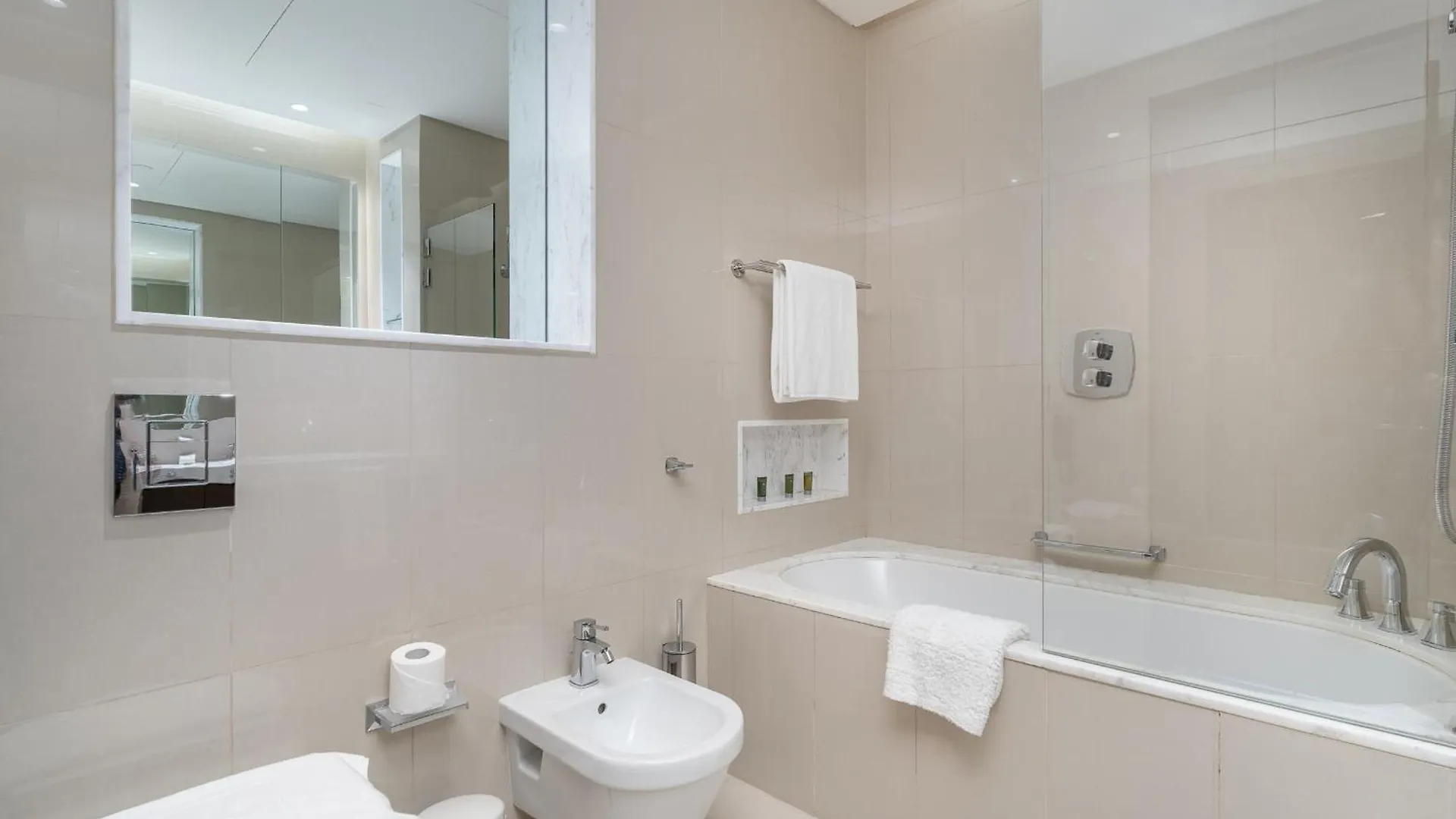 New Listing - Serviced Apartment & Top Amenities Dubai 0*,  United Arab Emirates