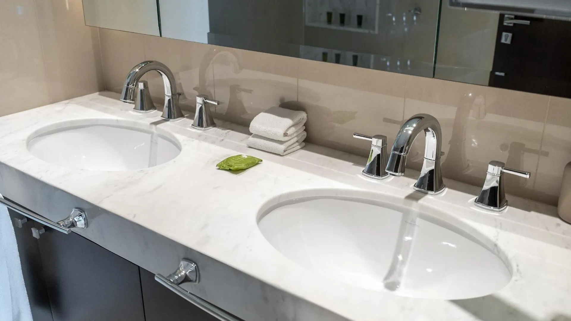New Listing - Serviced Apartment & Top Amenities Dubai United Arab Emirates