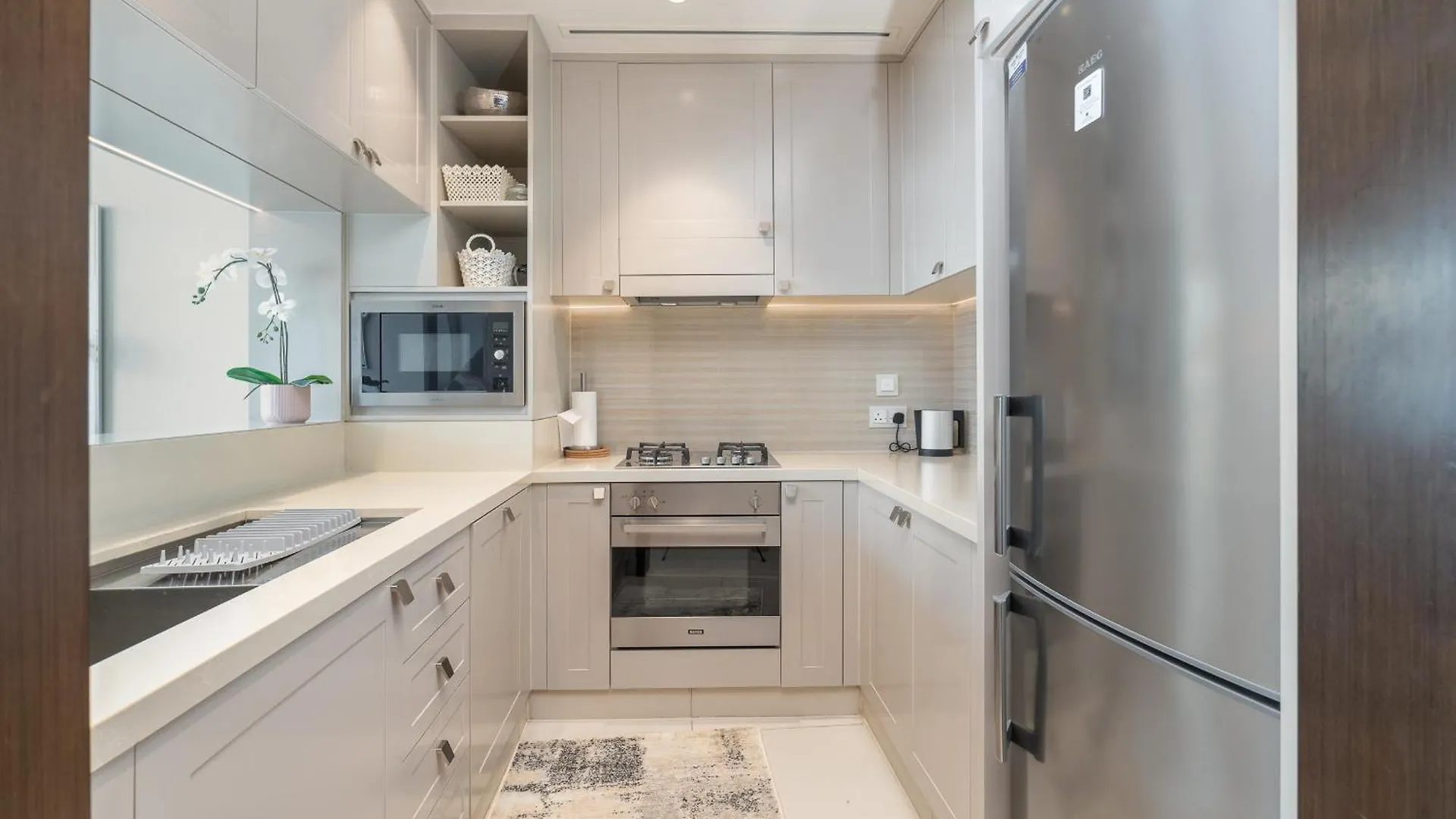 New Listing - Serviced Apartment & Top Amenities Dubai United Arab Emirates